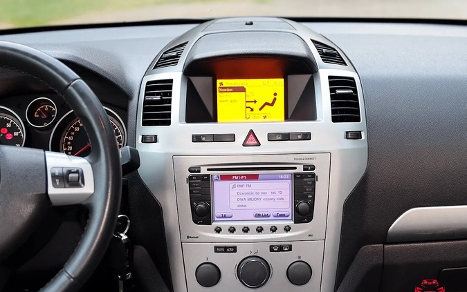 Opel Zafira cena 23999 przebieg: 186000, rok produkcji 2012 z Pińczów małe 704